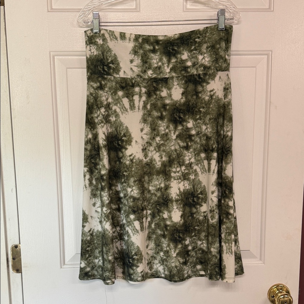 LuLaRoe large skirt, sage green pattern.